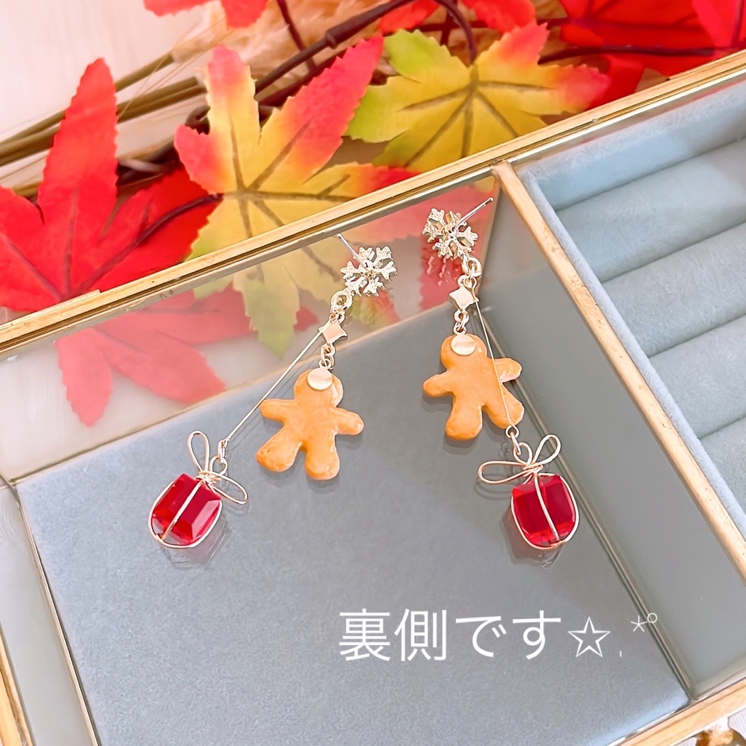 クリスマス 雪の結晶 クッキーマン プレゼント ハンドメイド ピアス イヤリング ハンドメイドのアクセサリー(ピアス)の商品写真