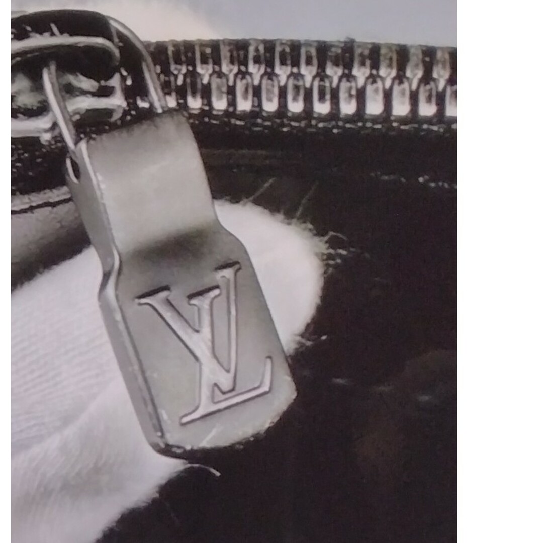 LOUIS VUITTON(ルイヴィトン)のルイヴィトンM62903モノグラムシャドウディスカバリークラッチバッグ メンズのバッグ(セカンドバッグ/クラッチバッグ)の商品写真