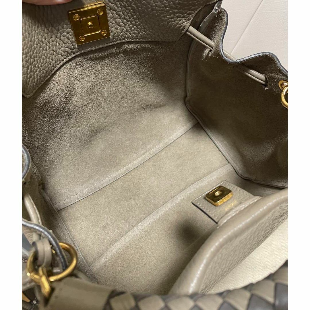 Mulberry(マルベリー)のマルベリー Mulberry スモールアイリス ヘビーグレイン ソリッドグレー レディースのバッグ(ハンドバッグ)の商品写真