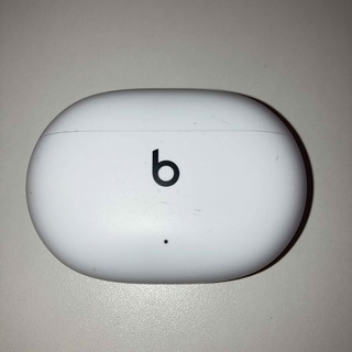 ビーツバイドクタードレ(Beats by Dr Dre)のBeats  Studio Buds 充電ケースのみ　充電器　ホワイト(ヘッドフォン/イヤフォン)