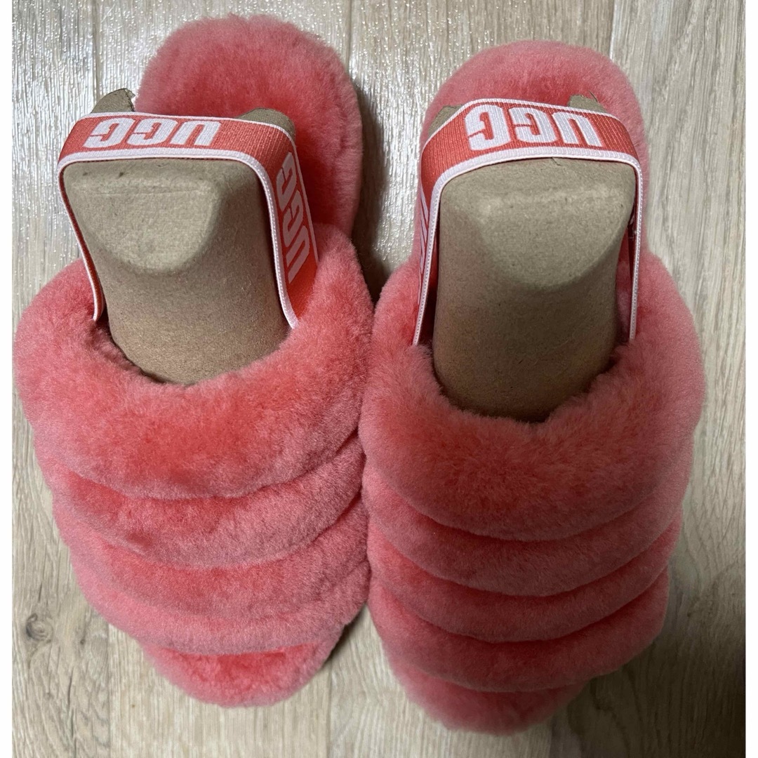 UGG(アグ)のUGG ふわふわ サンダル レディースの靴/シューズ(サンダル)の商品写真