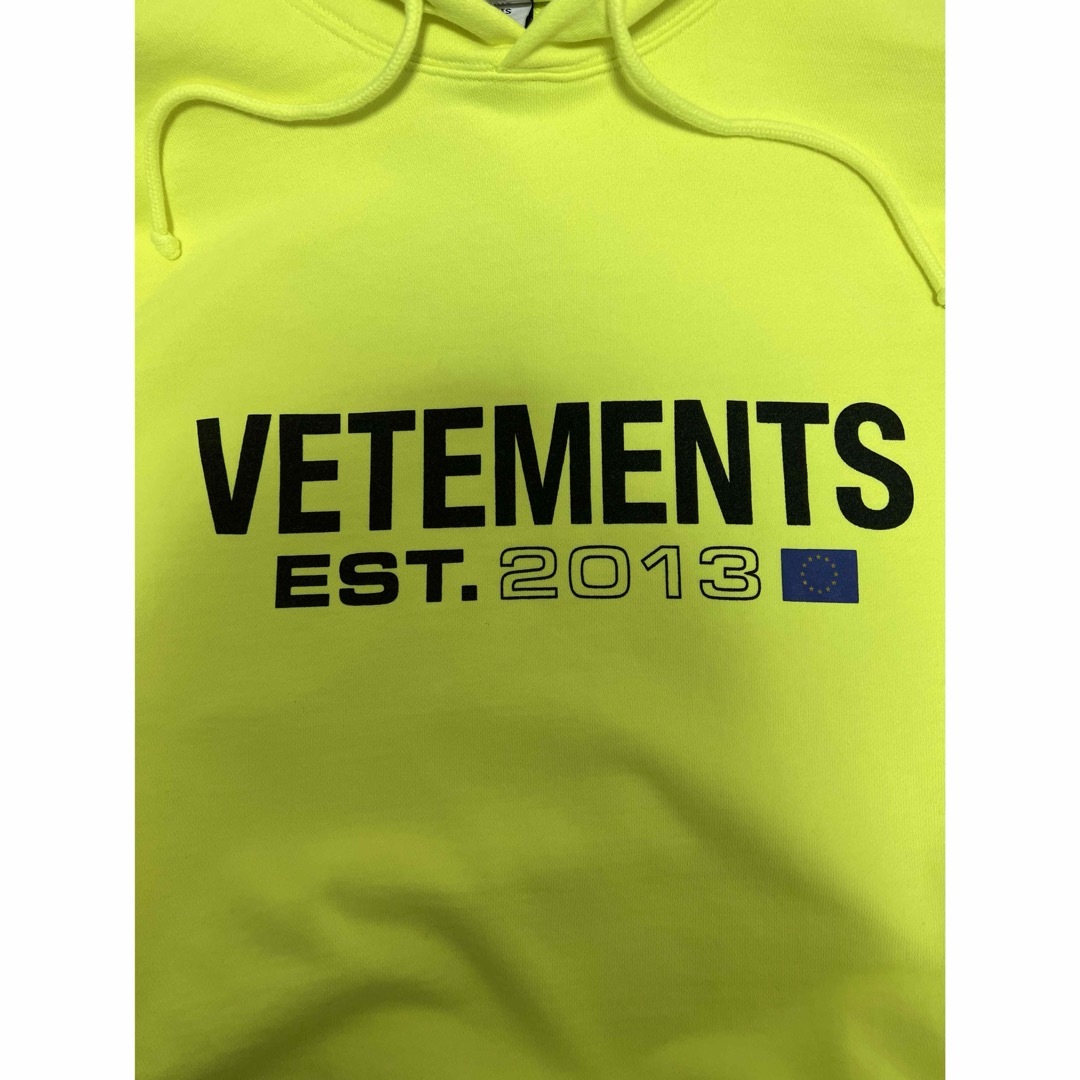 VETEMENTS - VETEMENTS 23aw 希少 フロントロゴ パーカーの通販 by IV