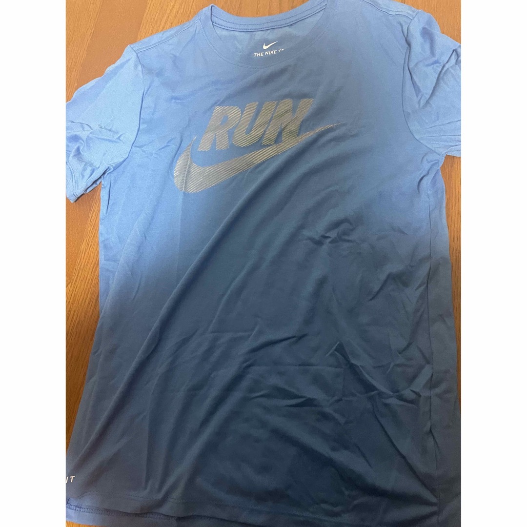 NIKE(ナイキ)のNIKE RUN tシャツ メンズのトップス(Tシャツ/カットソー(半袖/袖なし))の商品写真
