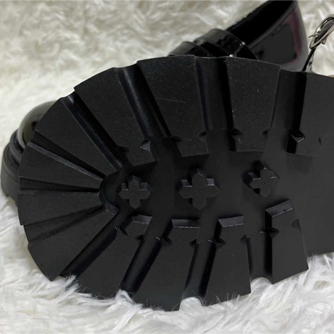 新品☆ハートバックル 厚底 パンプス 量産型 地雷系 エナメルブラック 500 レディースの靴/シューズ(ハイヒール/パンプス)の商品写真