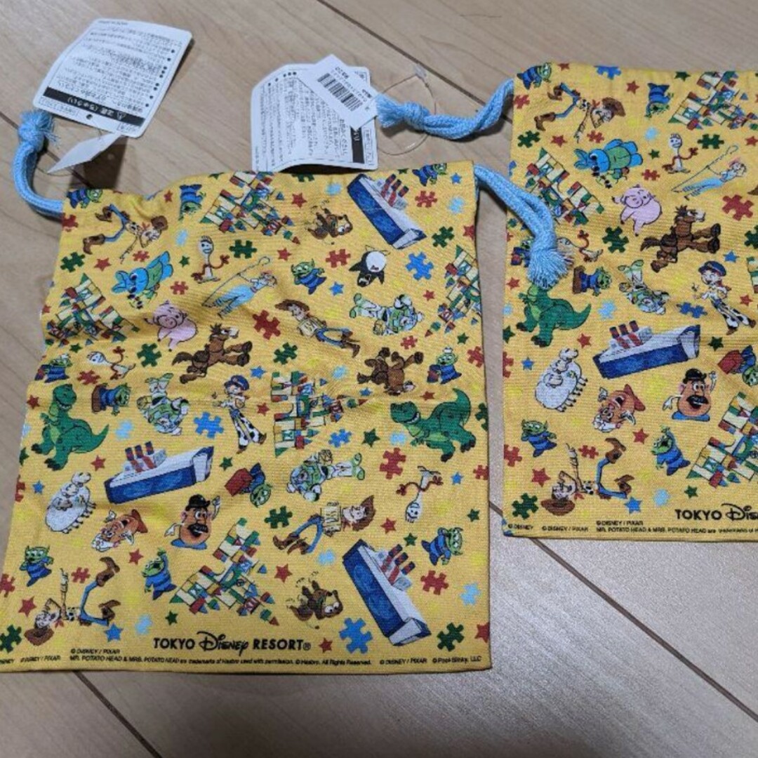 Disney(ディズニー)のトイストーリー　新品　きんちゃく キッズ/ベビー/マタニティのこども用バッグ(ランチボックス巾着)の商品写真