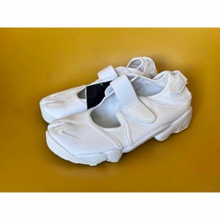 ナイキ(NIKE)の24cm 新品 WMNS NIKE AIR RIFT ナイキ エアリフト(サンダル)