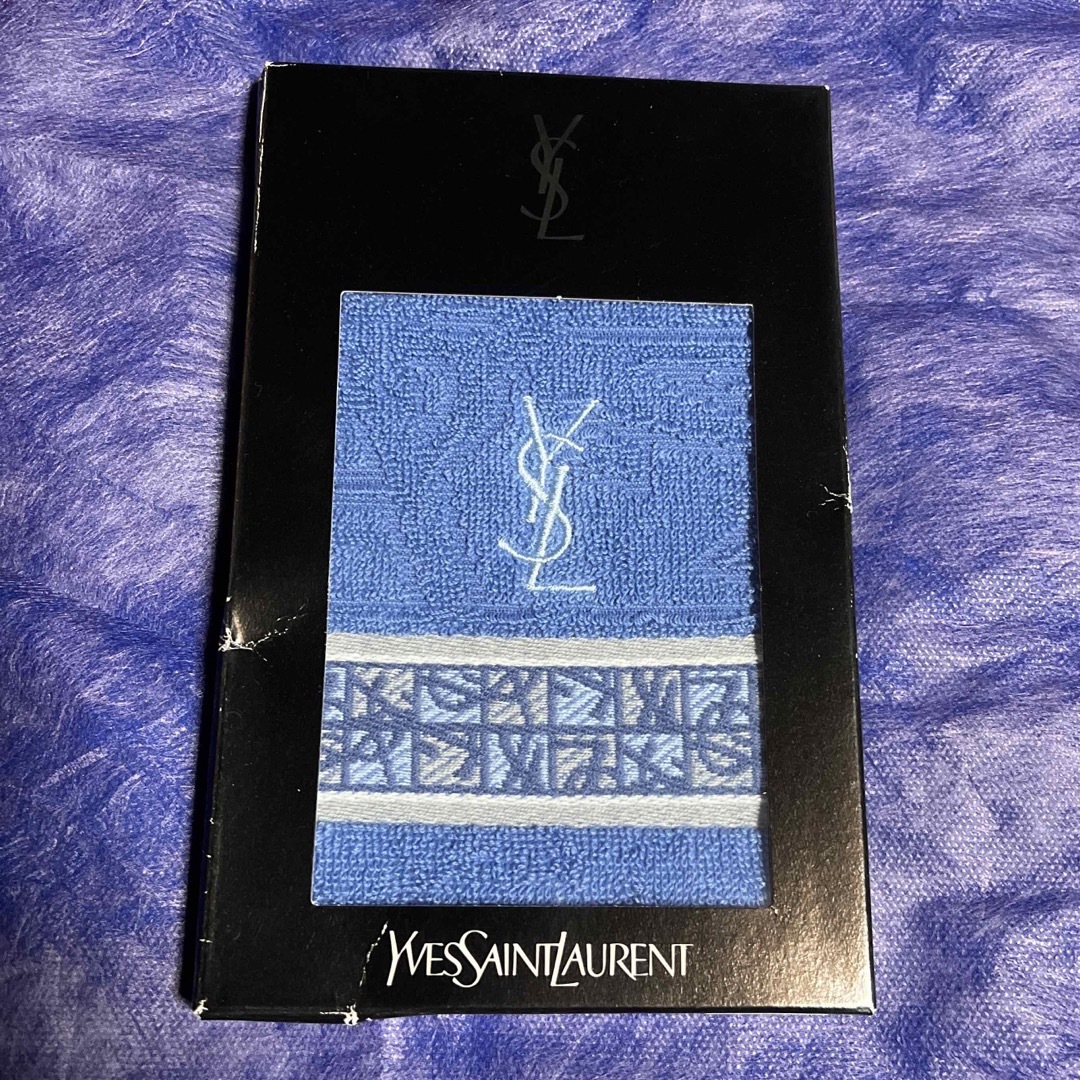 Yves Saint Laurent(イヴサンローラン)の新品未使用　イブサンローラン　タオルハンカチ メンズのファッション小物(ハンカチ/ポケットチーフ)の商品写真