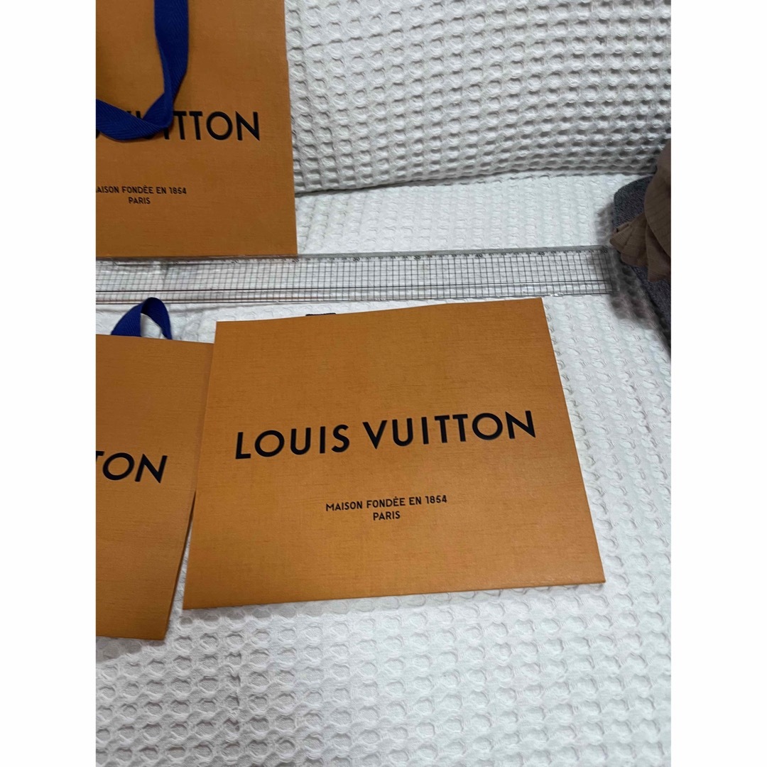 LOUIS VUITTON(ルイヴィトン)のルイヴィトンショップ袋三枚セット レディースのバッグ(ショップ袋)の商品写真