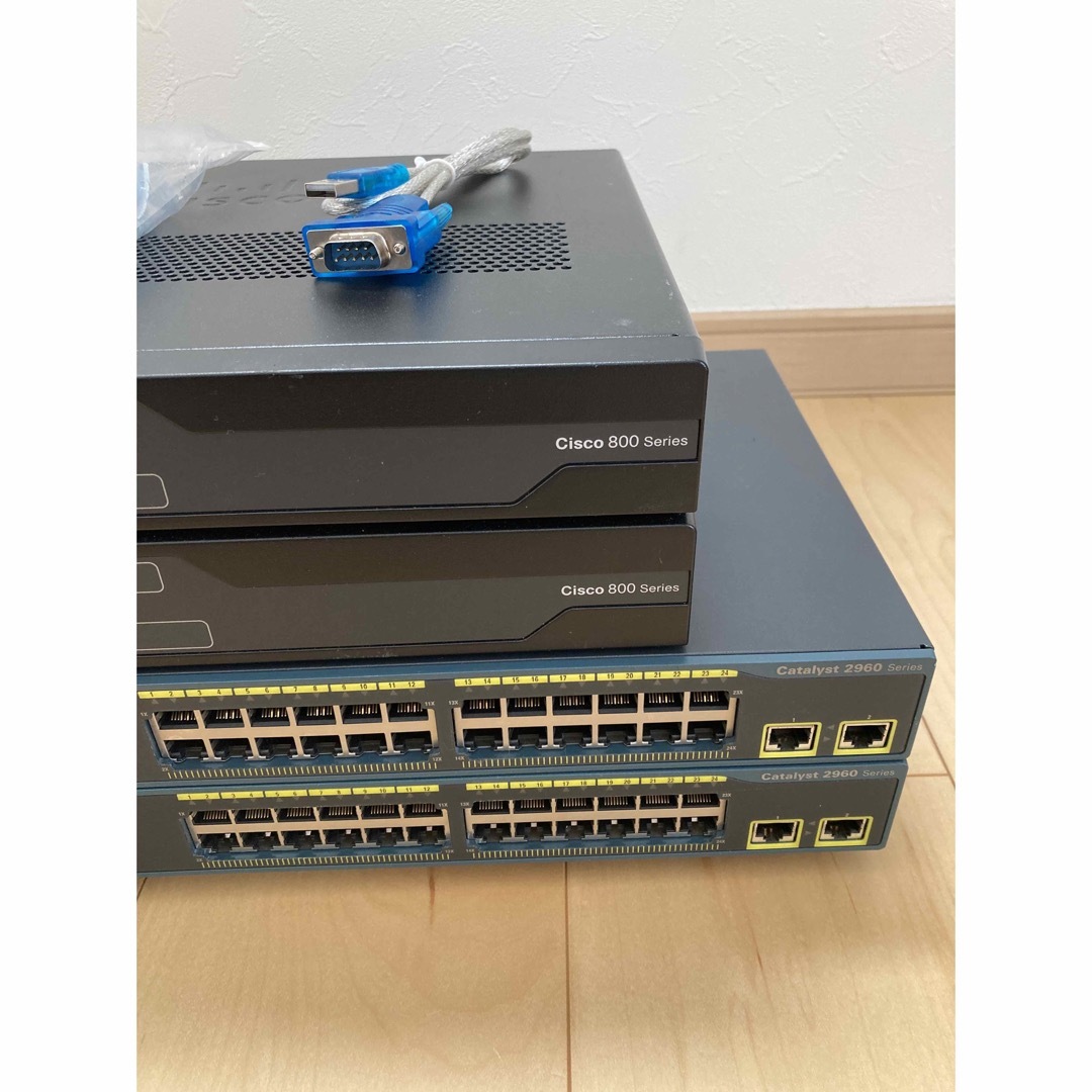 【CCNA、CCNP】4台Cisco891FJ、Catalyst2960 スマホ/家電/カメラのPC/タブレット(PC周辺機器)の商品写真