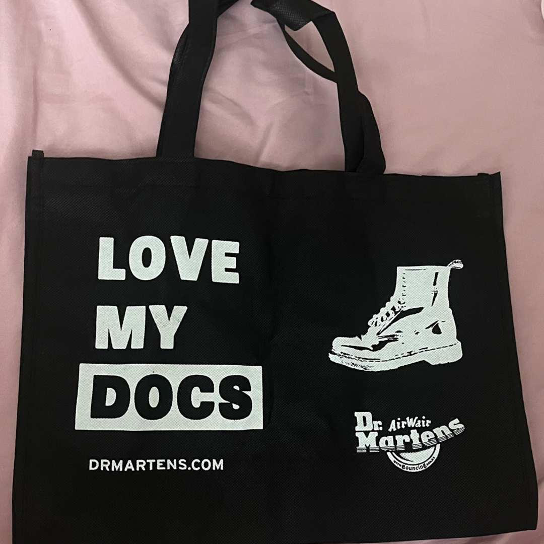 Dr.Martens(ドクターマーチン)のドクターマーチン　ショルダーバッグ　本日処分 レディースのバッグ(ショルダーバッグ)の商品写真