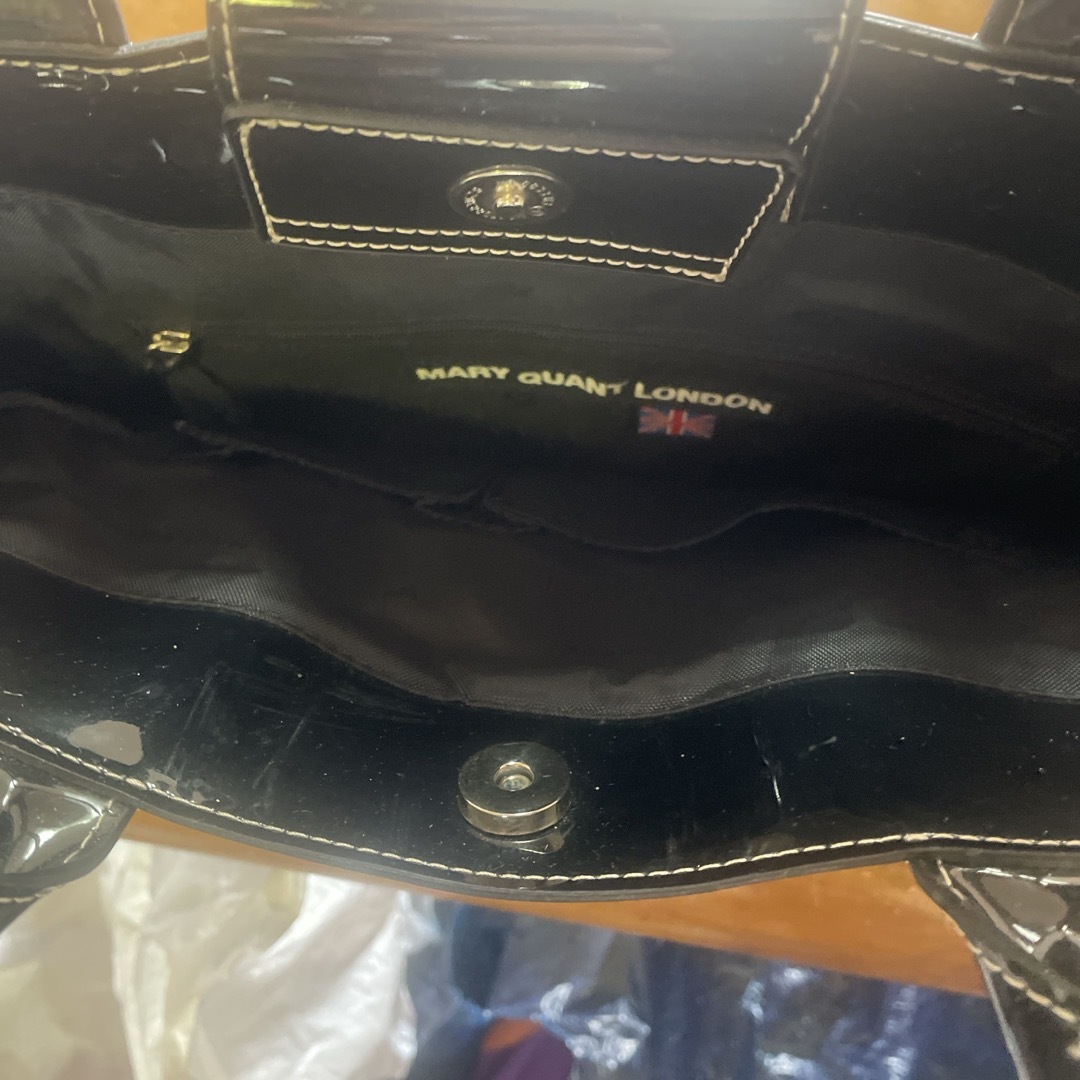 MARY QUANT(マリークワント)のMARYQUANTマリークァトエナメルトートバック      レディースのバッグ(トートバッグ)の商品写真