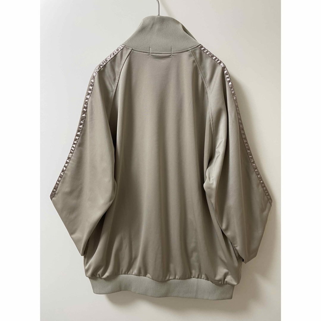 FRED PERRY - 美品 L】フレッドペリー刺繍トラックジャケット FRED PERRY - 美品 L】フレッドペリー刺繍トラックジャケット
