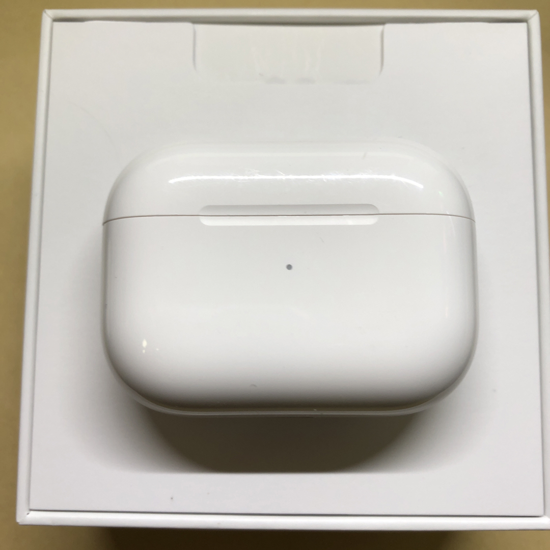 スマホ/家電/カメラApple AirPods  Pro 第2世代　充電ケース