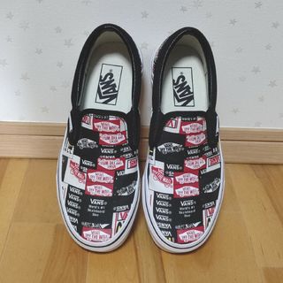 ヴァンズ(VANS)のVANS総柄スリッポン(スニーカー)