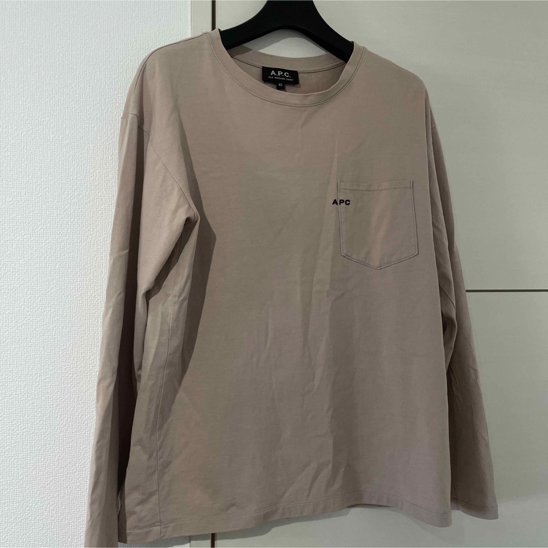 A.P.C(アーペーセー)のA.P.C. × BEAMS LIGHTS / 別注 エンブロイダリーロゴロンT レディースのトップス(Tシャツ(長袖/七分))の商品写真