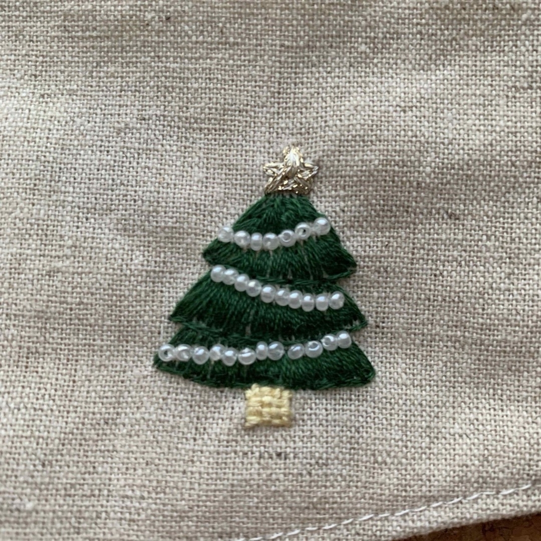 ファッション小物クリスマス????ポインセチア????刺繍入　立体インナーマスク　ハンドメイド