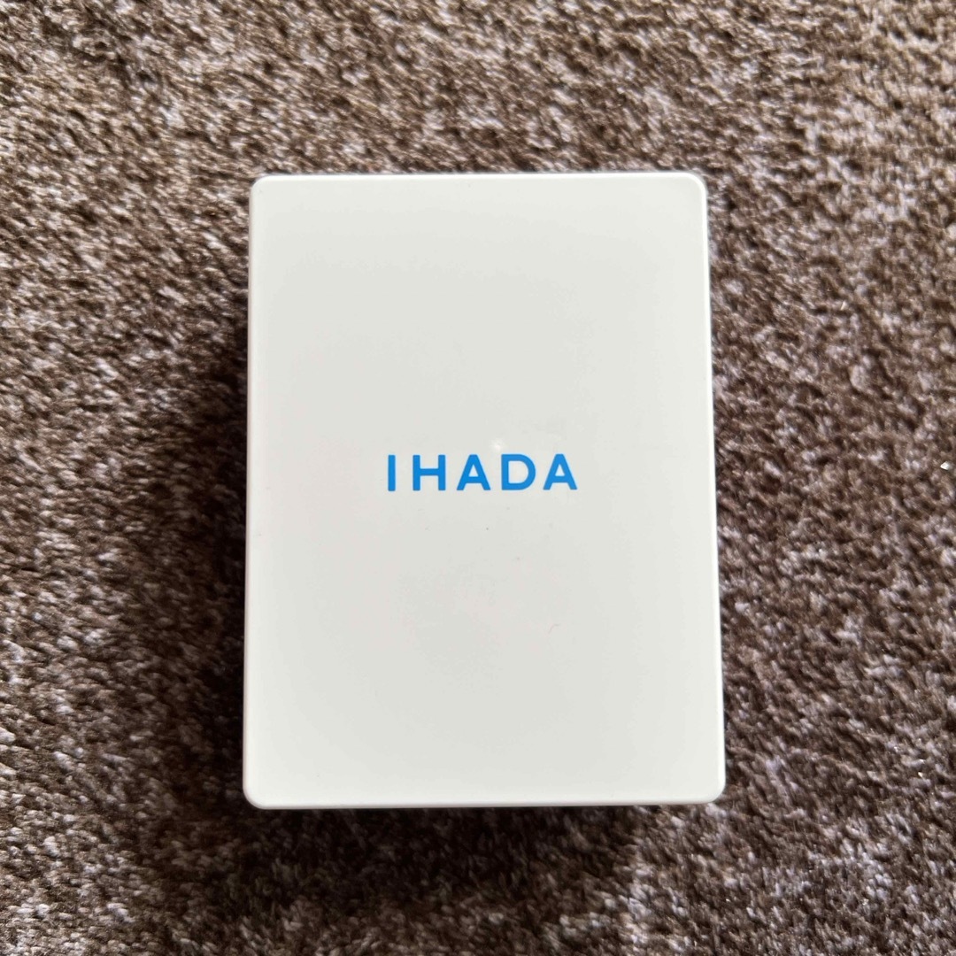 IHADA(イハダ)のイハダ　IHADA 薬用フェイスプロテクトパウダー コスメ/美容のベースメイク/化粧品(フェイスパウダー)の商品写真