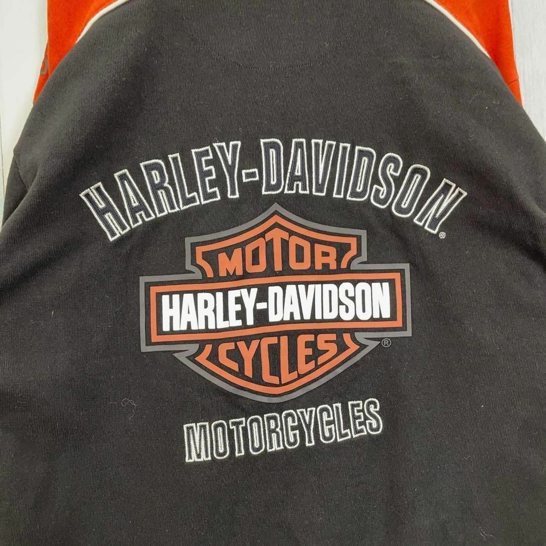 Harley Davidson(ハーレーダビッドソン)のハーレースエット　両面ロゴ　黒オレンジバイカラー　薄手スエット　ラバーロゴ古着 メンズのトップス(スウェット)の商品写真