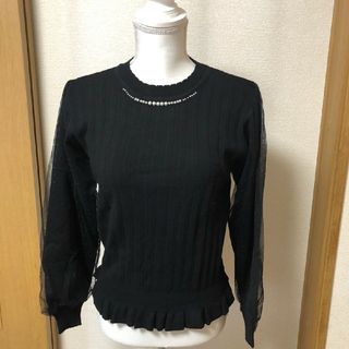 アクシーズファム(axes femme)のお値下げしました。新品タグ付き未使用。チュール袖プリーツニット。(ニット/セーター)