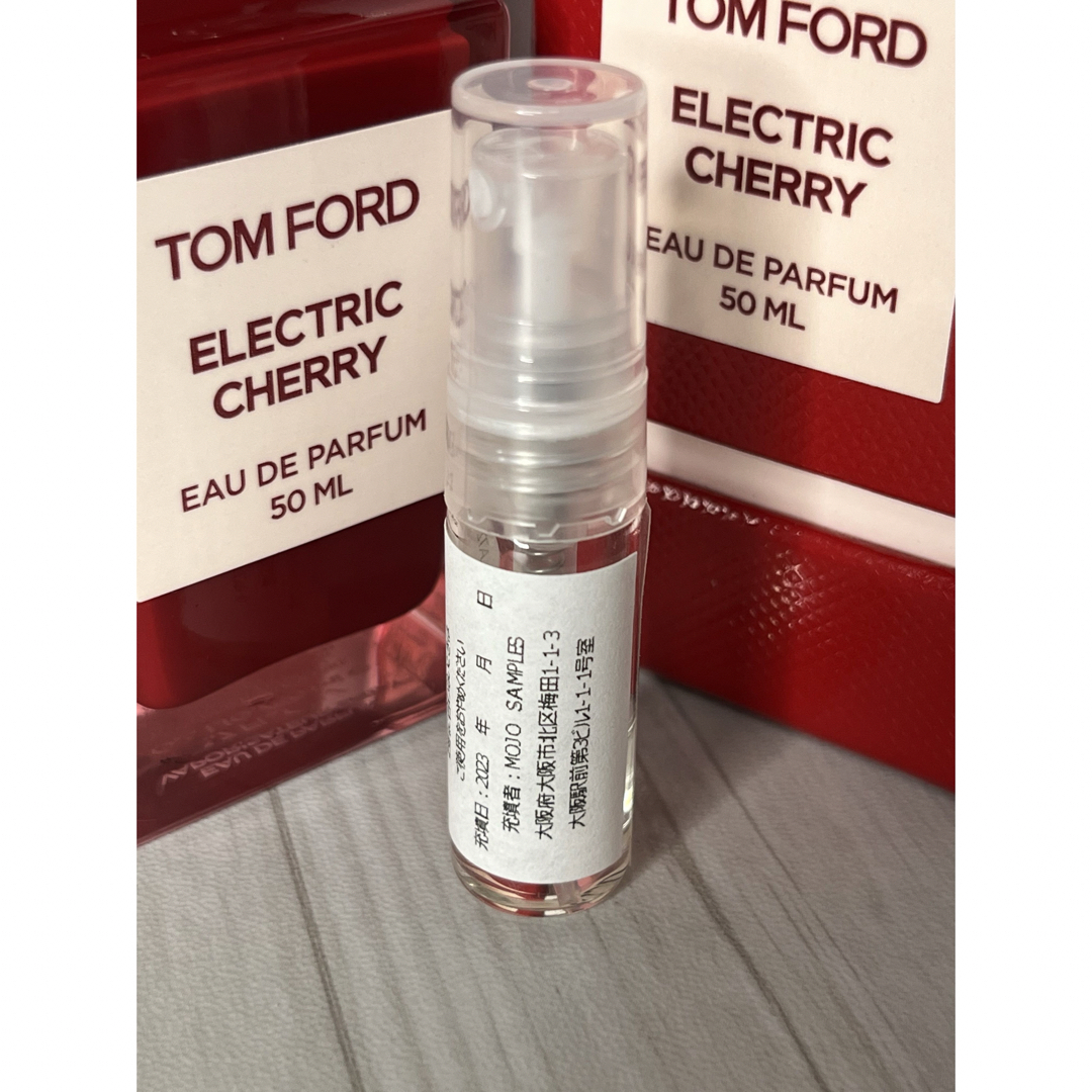 TOM FORD(トムフォード)のトムフォード エレクトリックチェリー  オードパルファム  1.5ml コスメ/美容の香水(ユニセックス)の商品写真