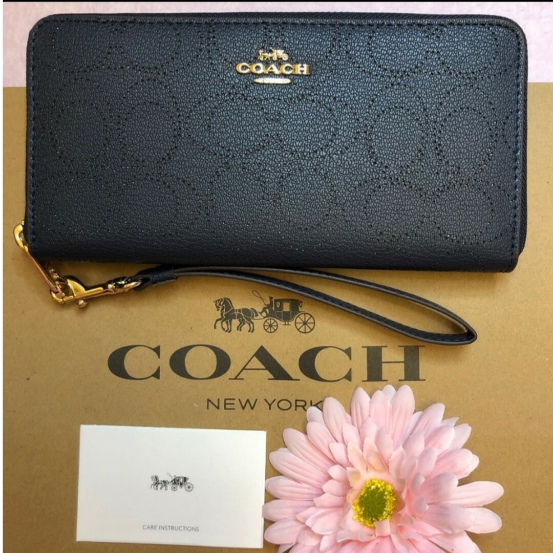 新品　COACH　長財布　ラウンドファスナー　小銭入れ有　ブラック　シグネチャー財布