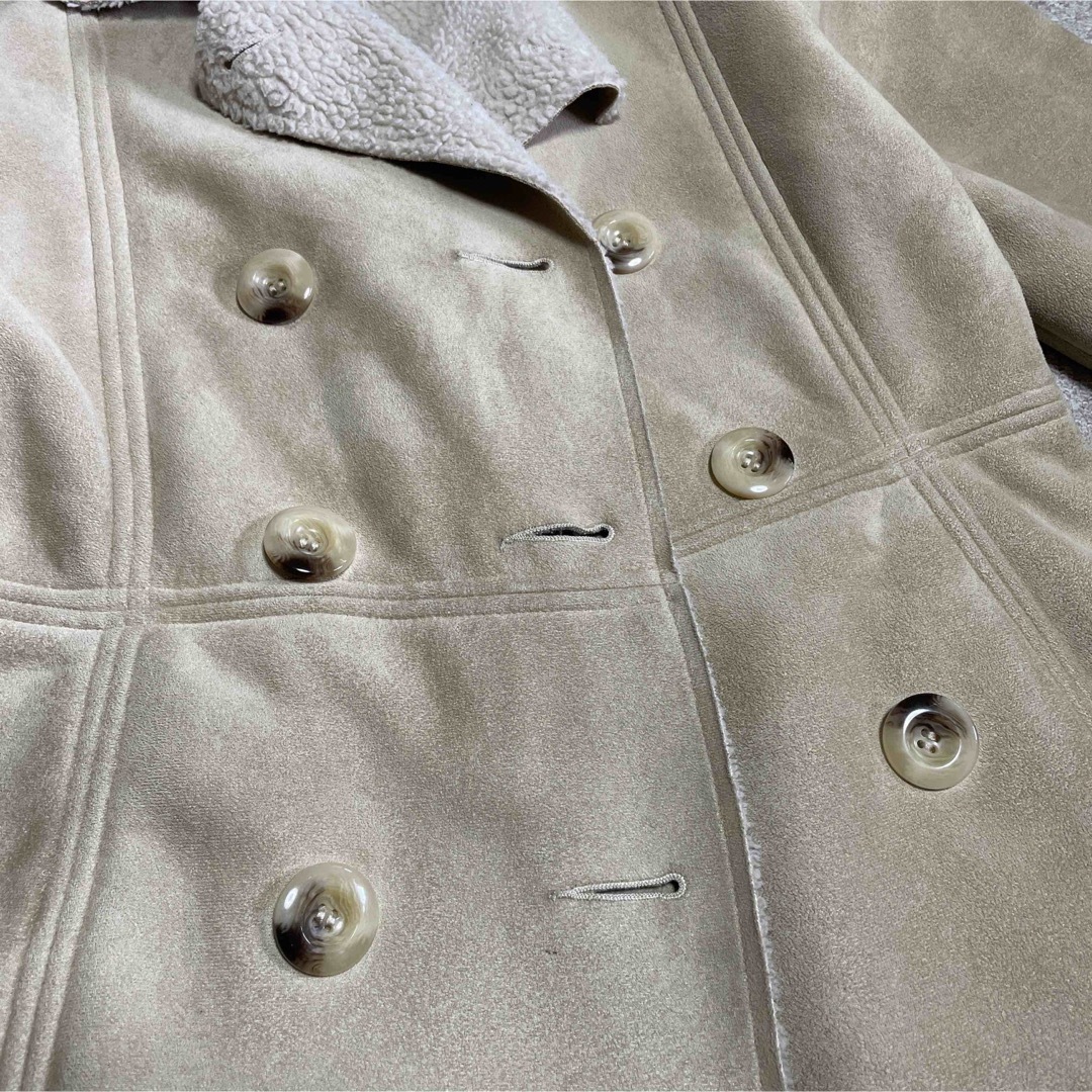 LAURA ASHLEY(ローラアシュレイ)のローラアシュレイ スェード調　レトロ　コート　大きいサイズ　アウター レディースのジャケット/アウター(ピーコート)の商品写真