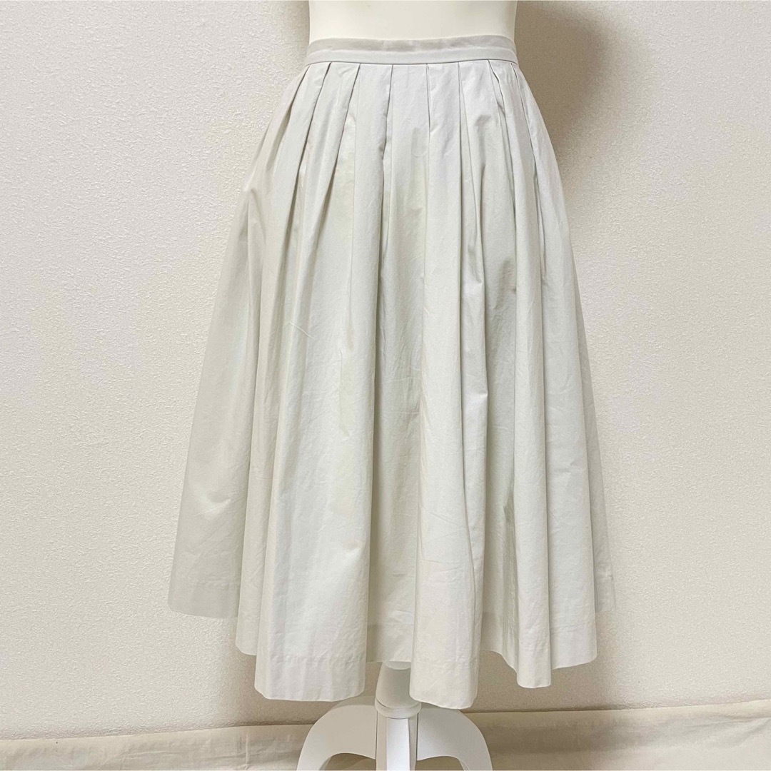Whim Gazette(ウィムガゼット)のWhim Gazetteウィムガゼット ホワイトコットンタックフレアスカート レディースのスカート(ひざ丈スカート)の商品写真