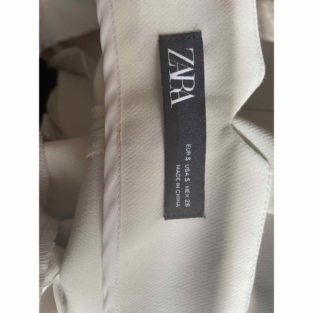 ZARA(ザラ)のZARAハイウエストパンツS♡ユニクロ、GU、blate、リエディ、グレイル系 レディースのパンツ(カジュアルパンツ)の商品写真