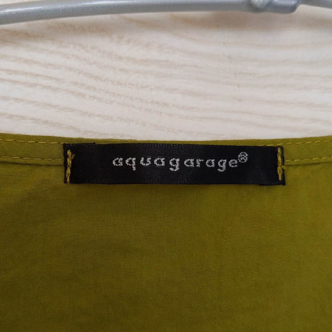aquagarage(アクアガレージ)のウエストブラウジング フェミニン ブラウス レディース ホワイト ブラック ベー レディースのトップス(シャツ/ブラウス(半袖/袖なし))の商品写真
