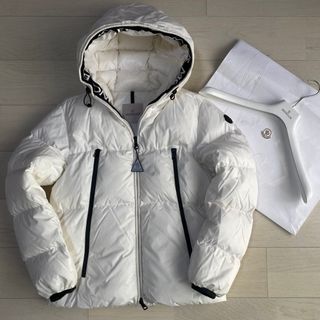 モンクレール 白 ダウンジャケット(メンズ)の通販 300点以上 | MONCLER ...