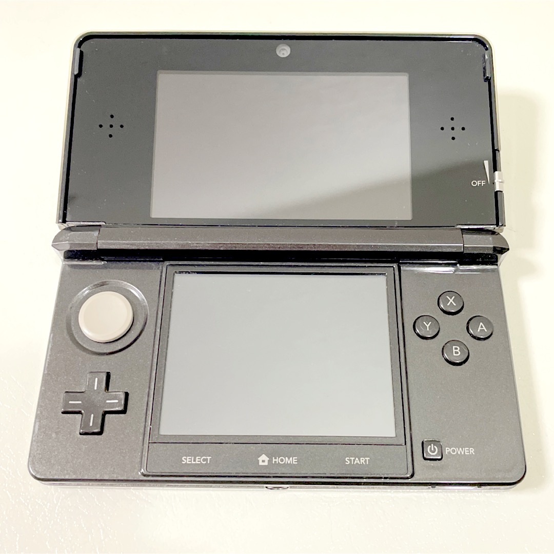 【美品】任天堂3DS ブラック+ 純正充電器 + 純正タッチペン + ソフト×2