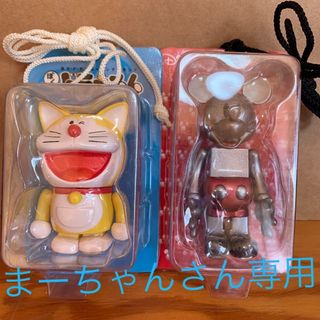 メディコムトイ(MEDICOM TOY)のドラえもん、ミッキー　キューブリック 100%(その他)