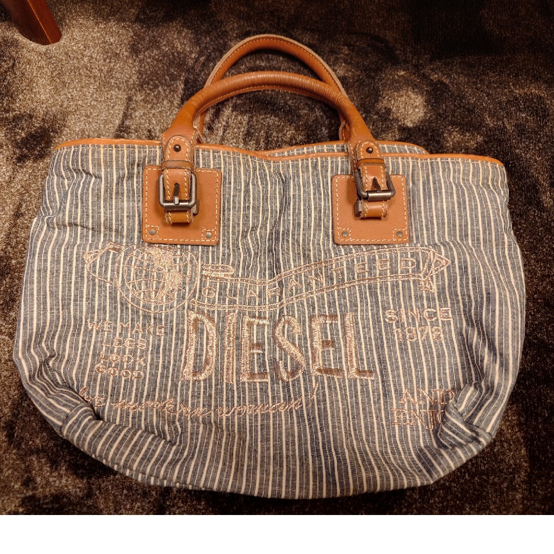 DIESEL(ディーゼル)のディーゼル DIESEL バッグ トート ハンド ロゴ ストライプ 紺 ネイビー レディースのバッグ(トートバッグ)の商品写真