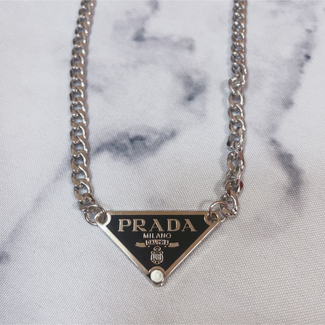 PRADA(プラダ)の-期間限定値下げ中- PRADA　プラダノベルティ　ネックレス　 ハンドメイドのアクセサリー(ネックレス)の商品写真