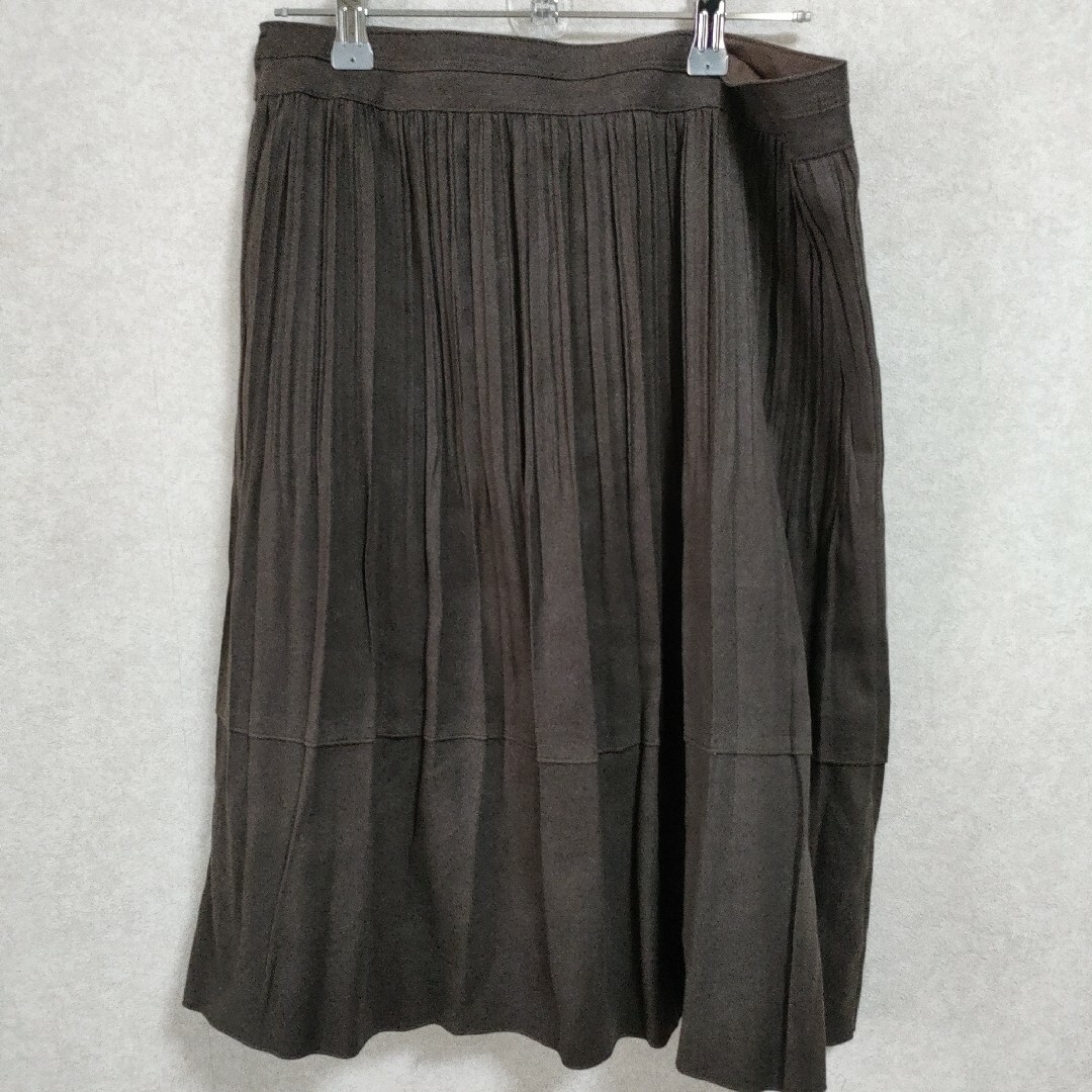 23区(ニジュウサンク)のオンワード樫山　23区　スカート　ブラウン　日本製 レディースのスカート(ひざ丈スカート)の商品写真