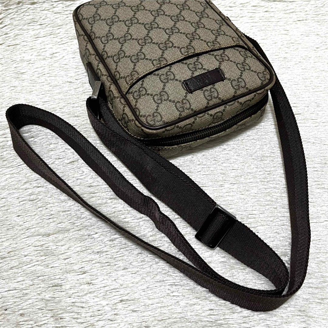 Gucci - 578✨極美品✨グッチ ショルダーバッグ GGスプリーム PVC 斜め