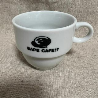 アベイシングエイプ(A BATHING APE)のBAPE MUG コーヒーカップ マグカップ ホワイト コースター付き(グラス/カップ)