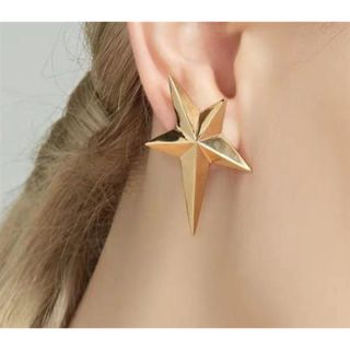 スタージュエリー(STAR JEWELRY)の新品インポート♡立体 星 ゴールド シルバー イヤリング(イヤリング)