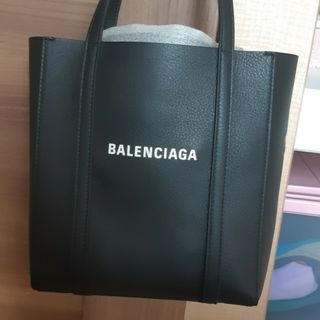 Balenciaga - 希少・付属品完備 ✨バレンシアガ 三つ折り財布 レター