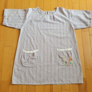 ガッケン(学研)の【保育士エプロン】　五分丈刺繍エプロン♪(その他)