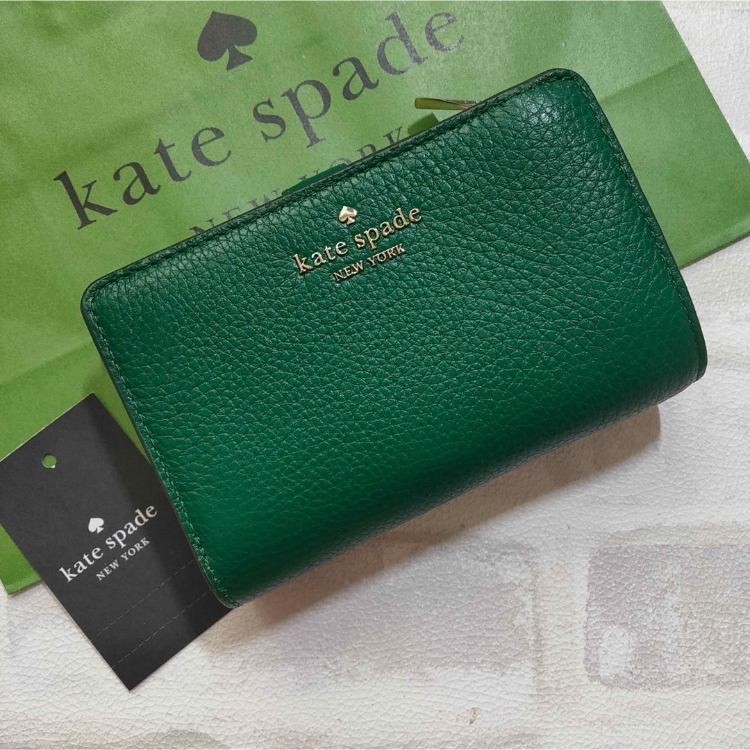 kate spade new york(ケイトスペードニューヨーク)の人気カラー★ケイトスペードニューヨーク 二つ折り ウォレット 財布 グリーン レディースのファッション小物(財布)の商品写真