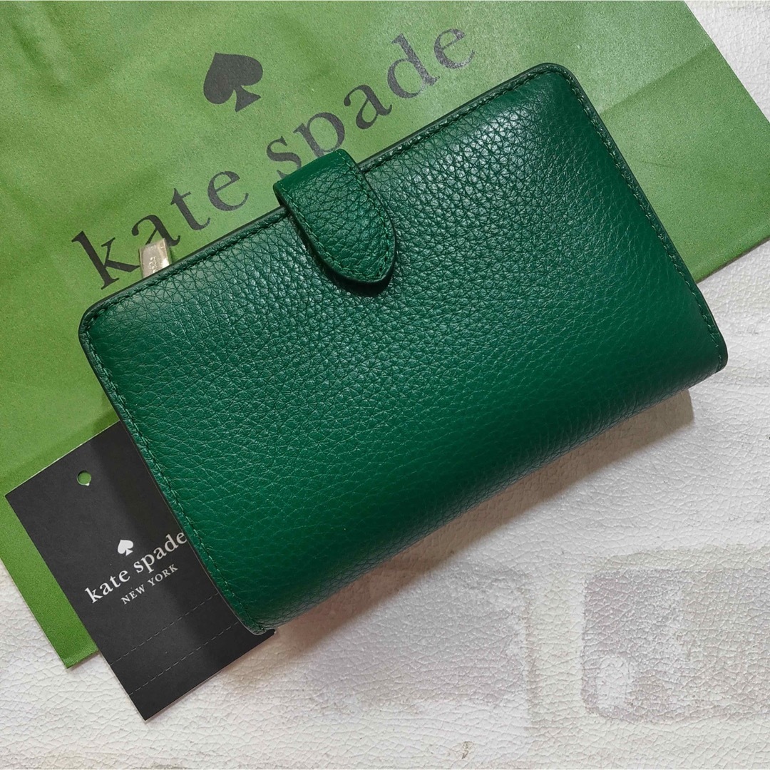 kate spade new york(ケイトスペードニューヨーク)の人気カラー★ケイトスペードニューヨーク 二つ折り ウォレット 財布 グリーン レディースのファッション小物(財布)の商品写真