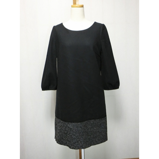 アンタイトル(UNTITLED)のUNTITLED アンタイトル　黒い8分袖で裾が濃グレーの柄のワンピース 2(ひざ丈ワンピース)
