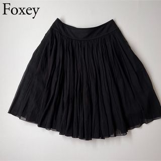 フォクシー(FOXEY)の美品　Foxey フォクシー　フレアスカート　プリーツ　ブラック(ひざ丈スカート)