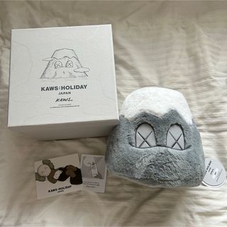 モマ(MOMA)の【美品】KAWS：HOLIDAY Mount Fuji グレー(ぬいぐるみ)