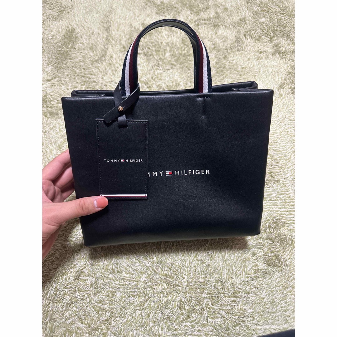 TOMMY HILFIGER(トミーヒルフィガー)のTommy Hilfigerミディアムショッパートートバッグ レディースのバッグ(トートバッグ)の商品写真