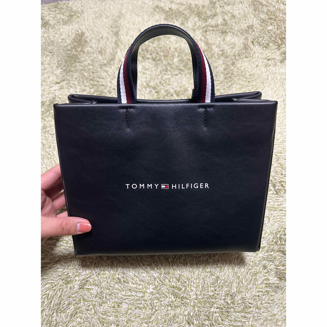 Tommy Hilfigerミディアムショッパートートバッグ