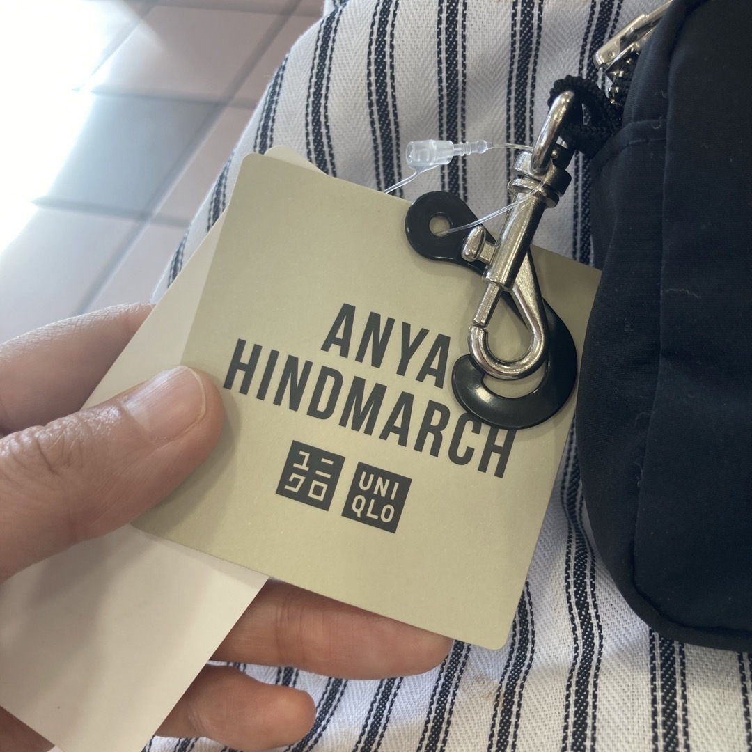 ANYA HINDMARCH(アニヤハインドマーチ)のユニクロ アニヤハインドマーチ バッグ 新品 レディースのバッグ(エコバッグ)の商品写真