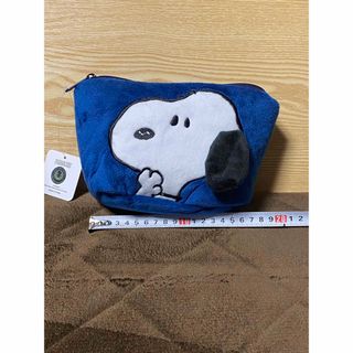 スヌーピー(SNOOPY)のスヌーピー　ふわふわ　ポーチ 新品タグ付き(ポーチ)