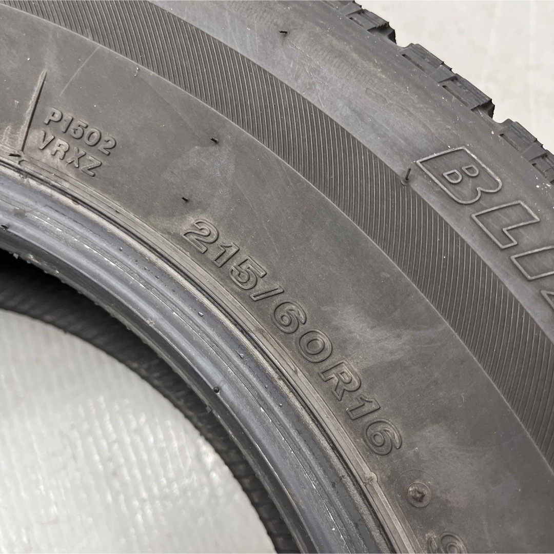 BRIDGESTONE(ブリヂストン)のトヨタカムリスタッドレスタイヤのみ215/60R16 DBA-ACV40 自動車/バイクの自動車(タイヤ)の商品写真